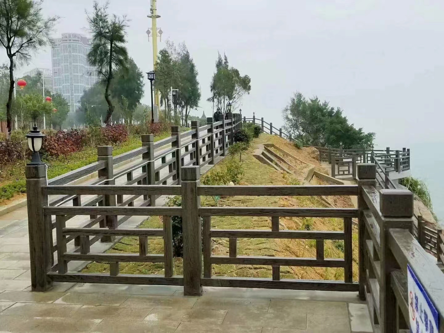 水泥護欄怎樣符合園林景觀(guān)欣賞作用？